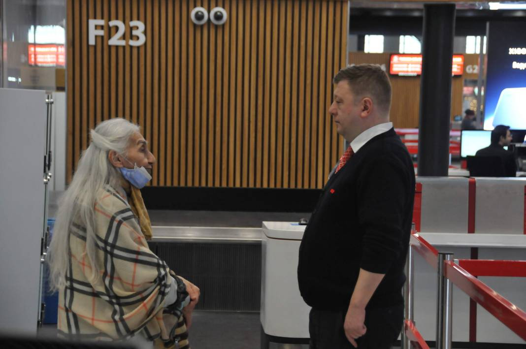 İstanbul Havalimanı'nda yaşamaya başladı. Terminal filmi Türkiye'de gerçek oldu - Resim: 4